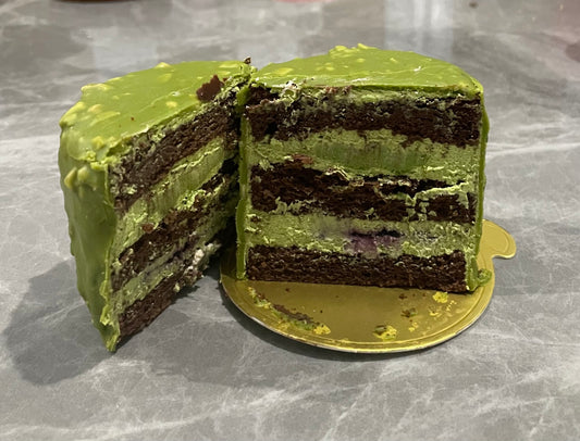 Matcha Crispy Chocolate Cake