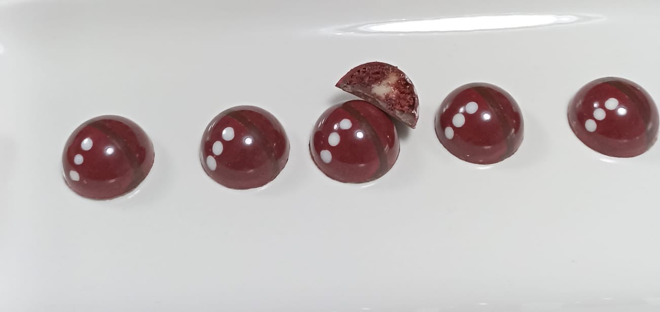 6 Santa Red Velvet Gem Bonbon