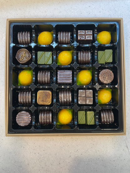 16 Signature Chocolate Selection