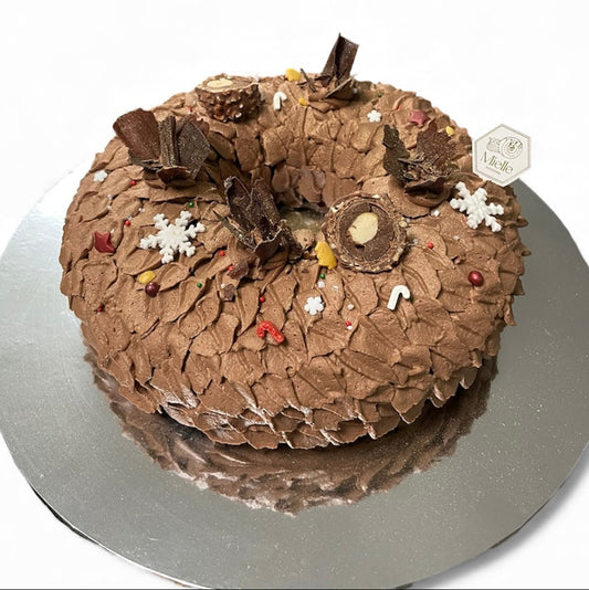 Christmas wreath chocolate cake