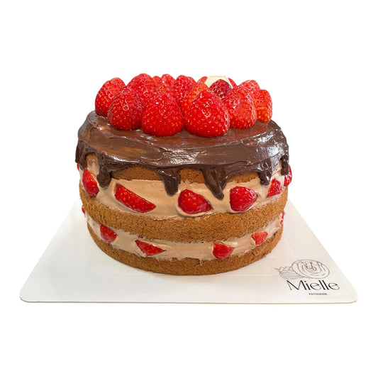 Strawberry chocolate cake ￼