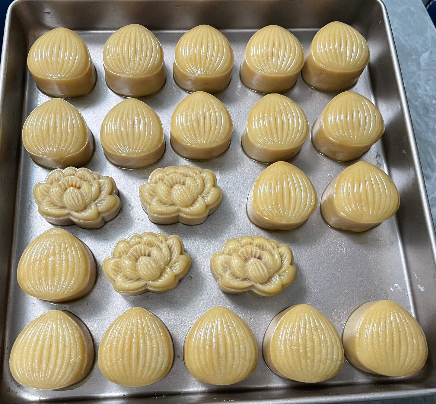 4 Red Bean Paste Mooncake in Gift Box