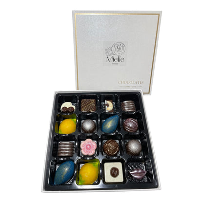 16 Signature Chocolate Selection