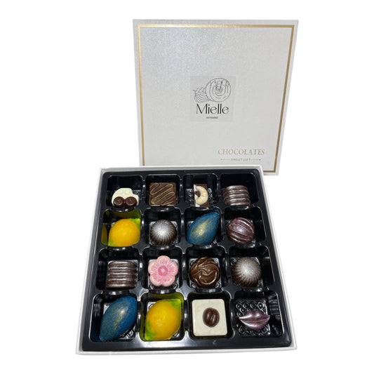 16 Signature Chocolate Selection