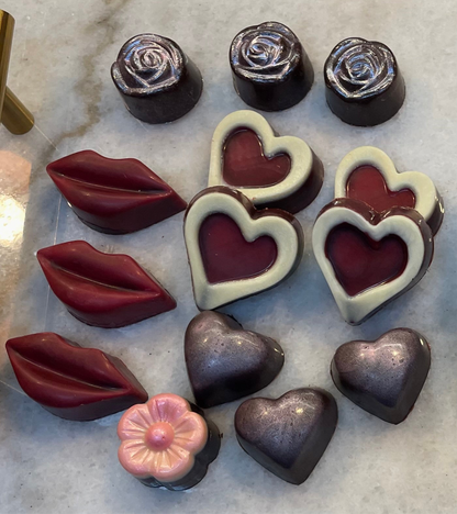 6 Signature Heart Lip Chocolates Gift Set